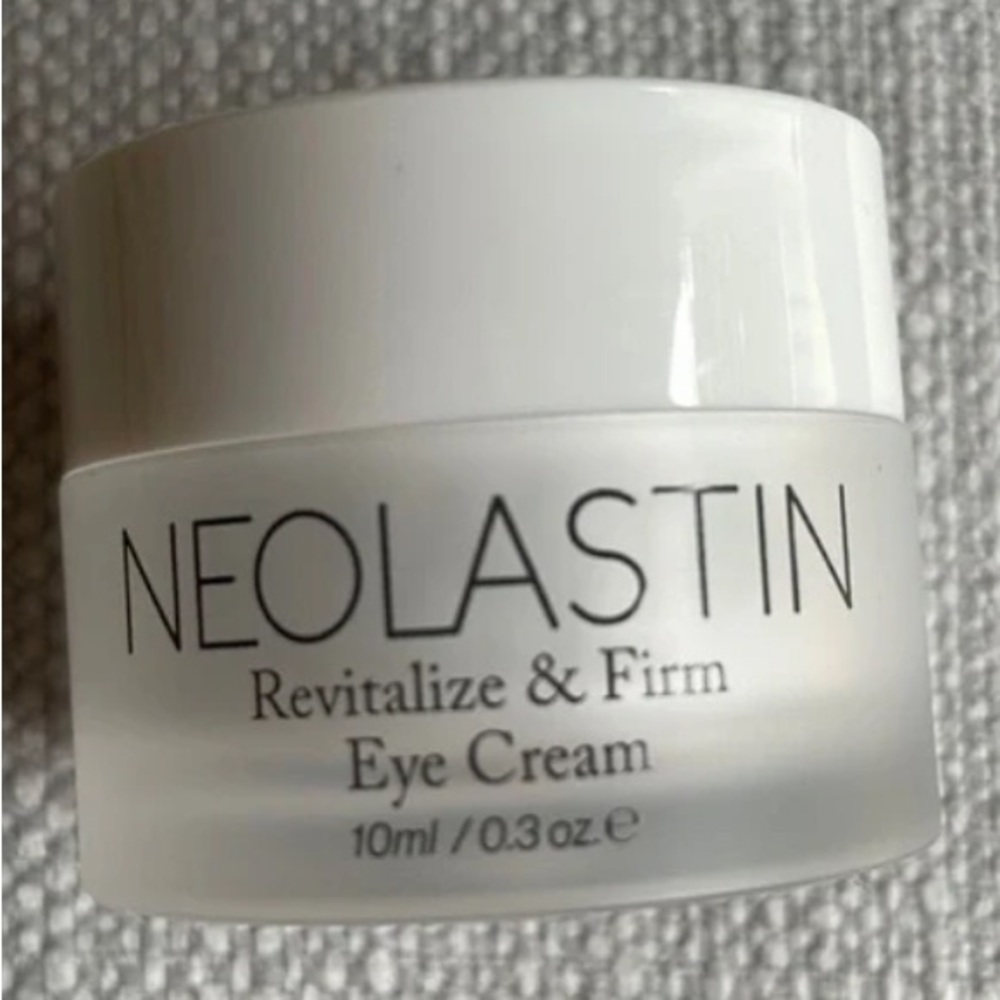 🎀 NEOLASTIN Revitalize & Firm Eye Cream -10ml